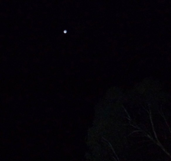 'Pod' ship from an Intergalactic Confederation mothership pulses light over my house, September 8th, 2015.