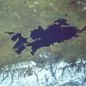 Lake Titicaca: the rabbit and the puma. Photo, Wikimedia Commons.